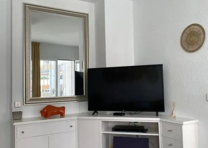 Belissimo 2 Bedrooms With Patio By Namaste Elite *